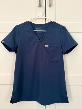 Figs XS Scrub Top in Dark Harbor